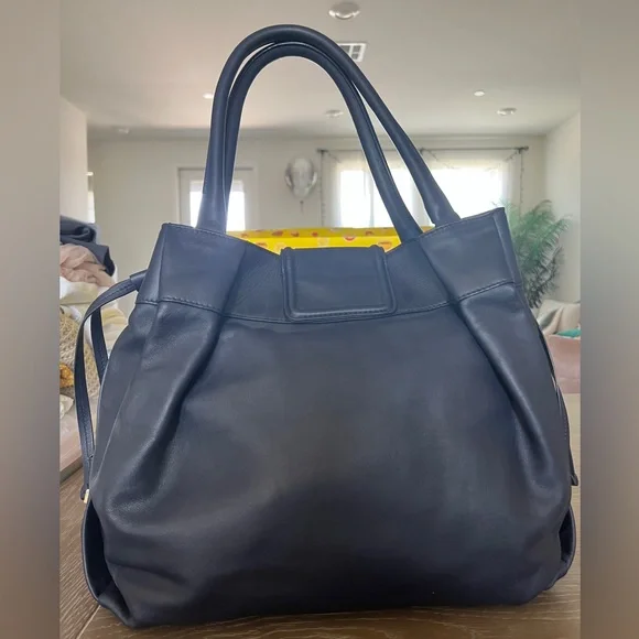 Bally Switzerland Dark Lapis Calf Plain Cochi Handbang - Picture 6 of 16